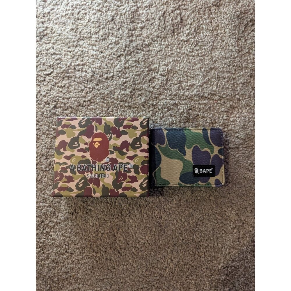 A Bathing Ape BAPE Multi Color ABC Camo Bifold Wallet Card Holder With Box